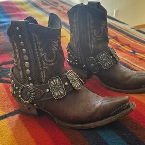 Lane Concho Short Cowboy Boots